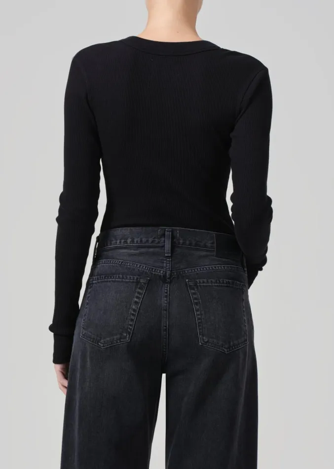 Citizens Of Humanity Varra Henley In Black Women Tops