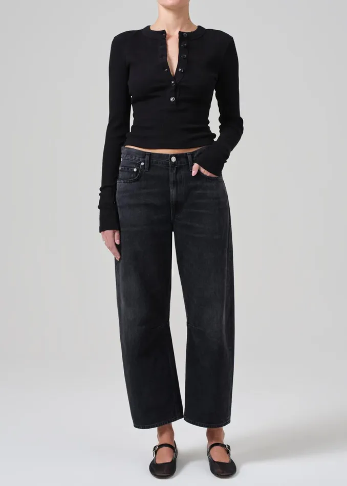 Citizens Of Humanity Varra Henley In Black Women Tops