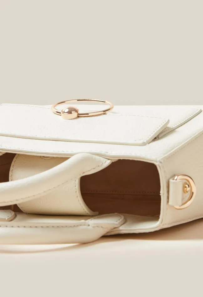 Claudie Pierlot Anouck Grained Leather Chain Bag Oats Women Crossbody Bags Claudie Pierlot Anouck Grained Leather Chain Bag Oats Women Crossbody Bags
