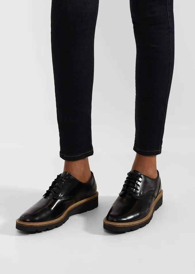 Flats Women HOBBS Chelsey LaceUp Black