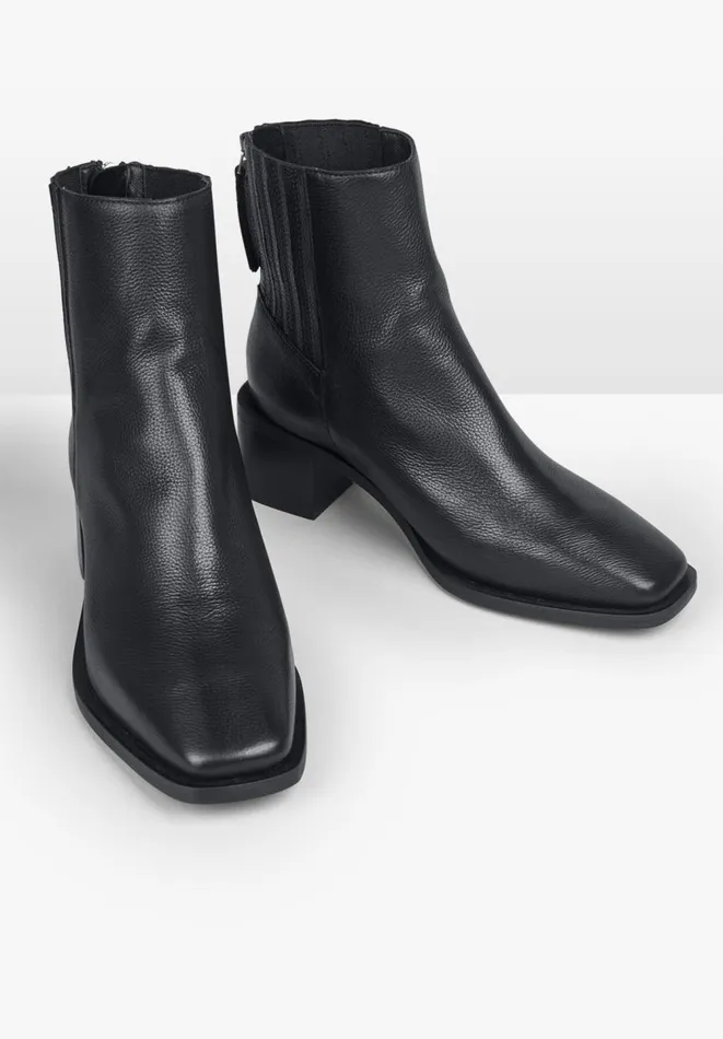 Hush Boots Women Rye Leather Square Toe Boots Black