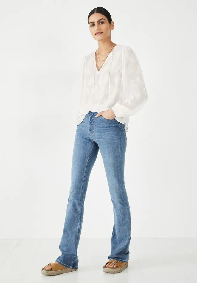 Hush Jeans Women Liv Flared Jeans Authentic Light Wash