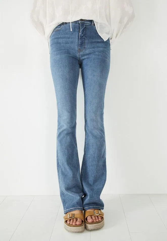 Hush Jeans Women Liv Flared Jeans Authentic Light Wash Hush Jeans Women Liv Flared Jeans Authentic Light Wash