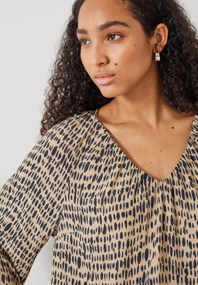 Hush Shirts and Blouses Women Elise Relaxed VNeck Printed Blouse Contrast Mark Neutral Hush Shirts and Blouses Women Elise Relaxed VNeck Printed Blouse Contrast Mark Neutral