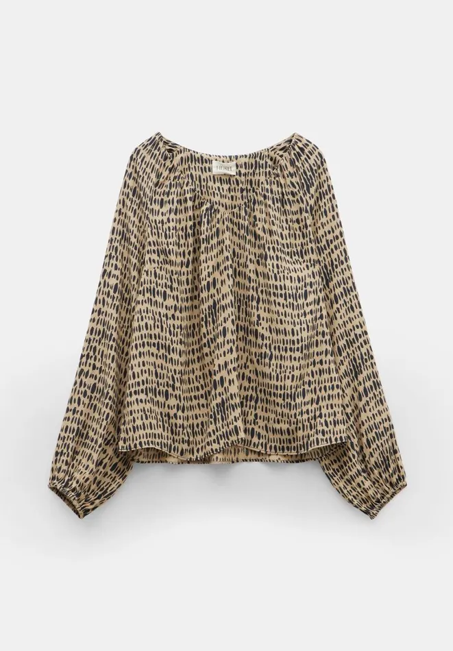 Hush Shirts and Blouses Women Elise Relaxed VNeck Printed Blouse Contrast Mark Neutral Hush Shirts and Blouses Women Elise Relaxed VNeck Printed Blouse Contrast Mark Neutral