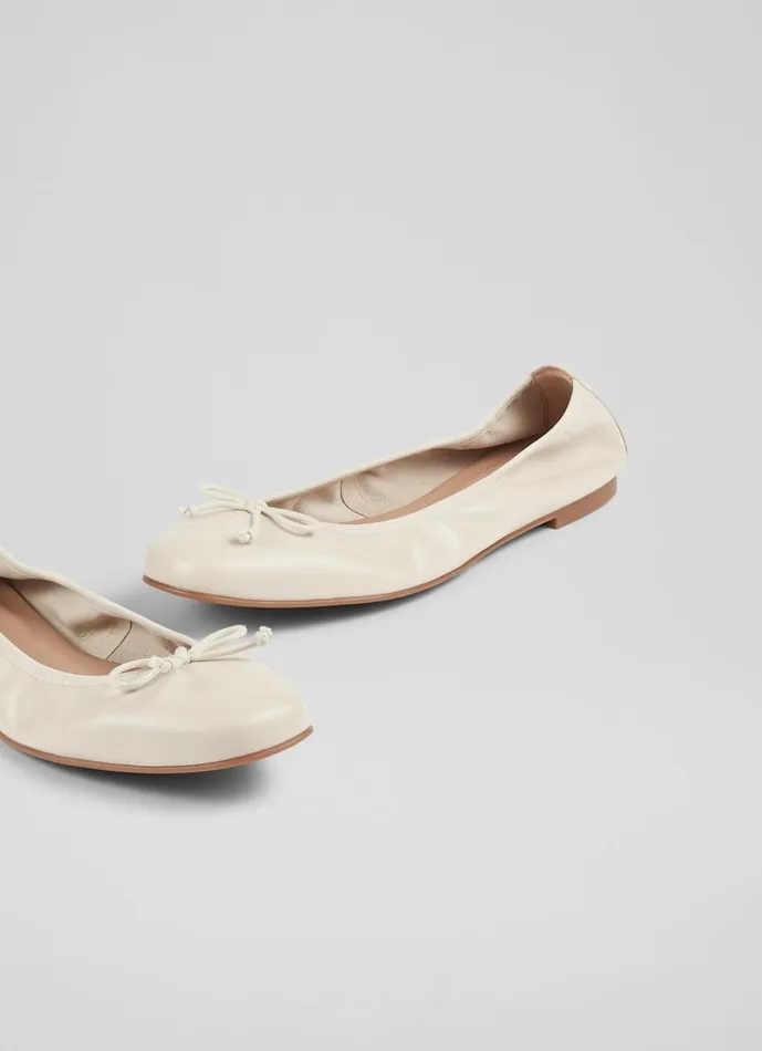 LKBennett Flats Women Trilly Cream Leather Ballet Pumps LKBennett Flats Women Trilly Cream Leather Ballet Pumps