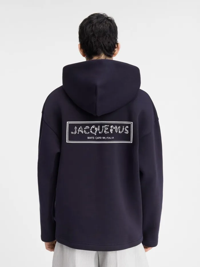 Men Sweatshirts and Joggings JACQUEMUS The Mer Hoodie Dark Navy Men Sweatshirts and Joggings JACQUEMUS The Mer Hoodie Dark Navy