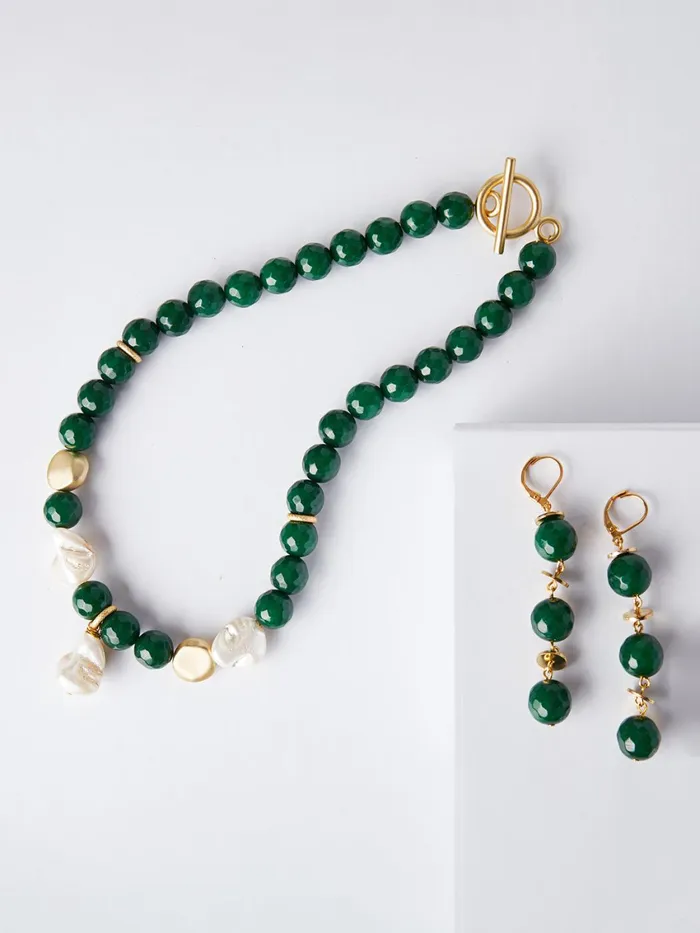Misook Baroque Mother Of Pearl And Green Jade Necklace Women Necklaces Misook Baroque Mother Of Pearl And Green Jade Necklace Women Necklaces
