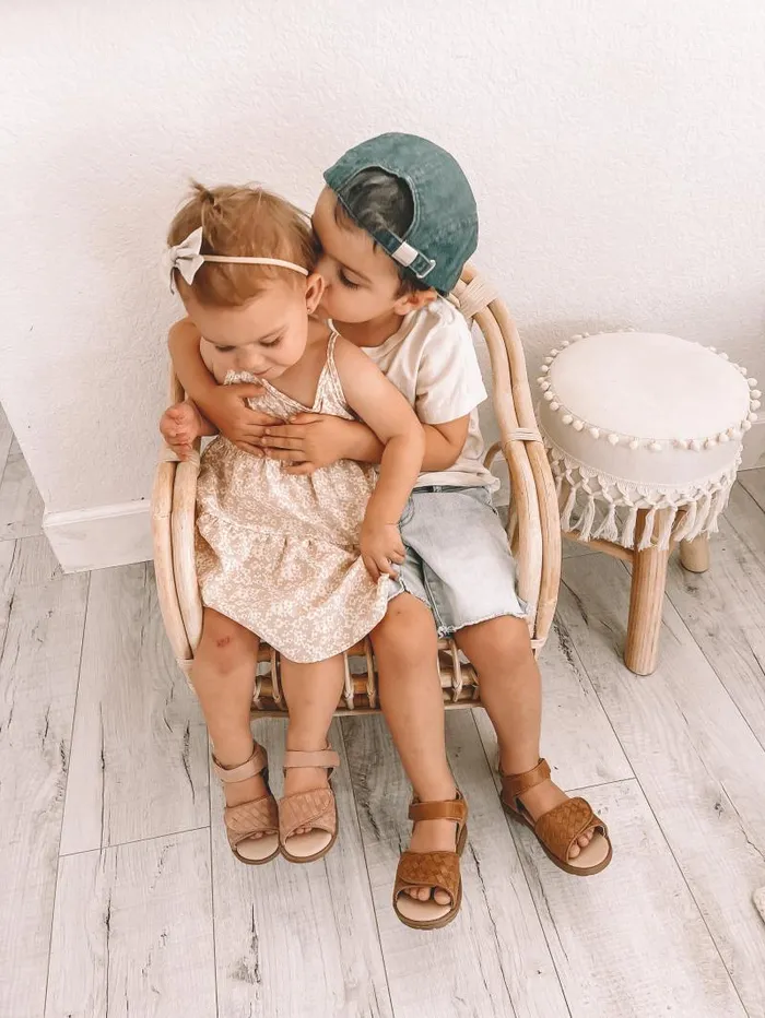Nisolo Baby Toddler and Kids Shoes Women Woven Hard Sole Sandal Walnut Walnut