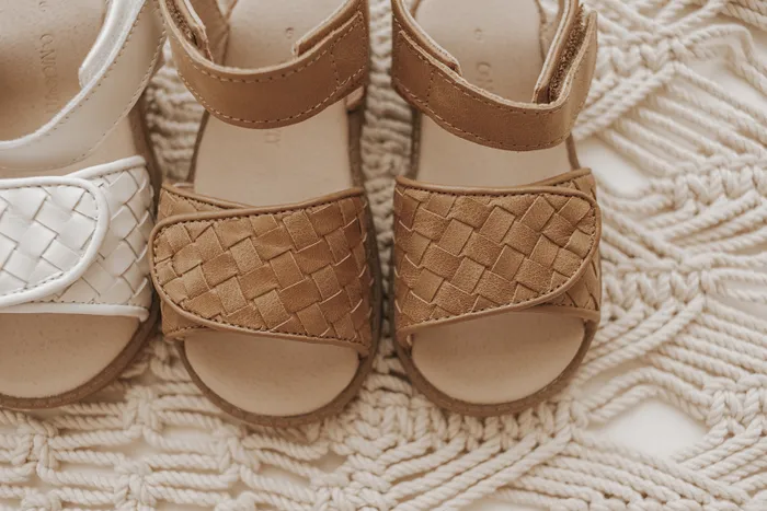 Nisolo Baby Toddler and Kids Shoes Women Woven Hard Sole Sandal Walnut Walnut
