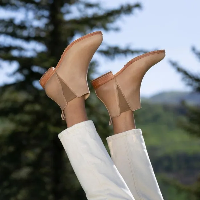 Nisolo Boots Women Eva Everyday Chelsea Boot Almond