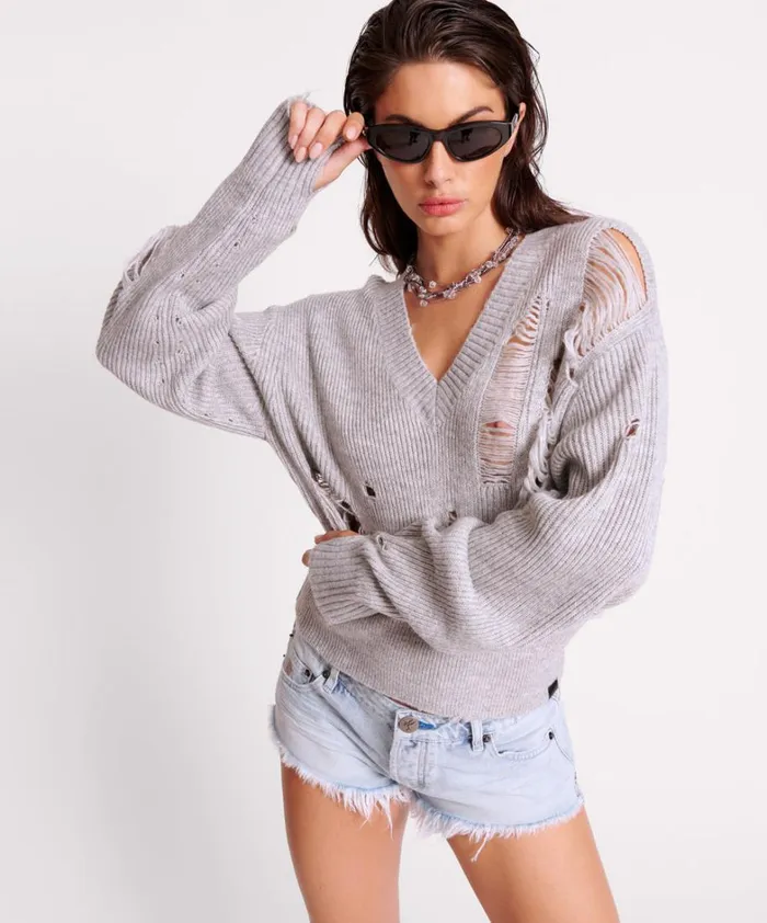 One Teaspoon Knitwear LADDERED VNECK DISTRESSED SWEATER 8211 Women