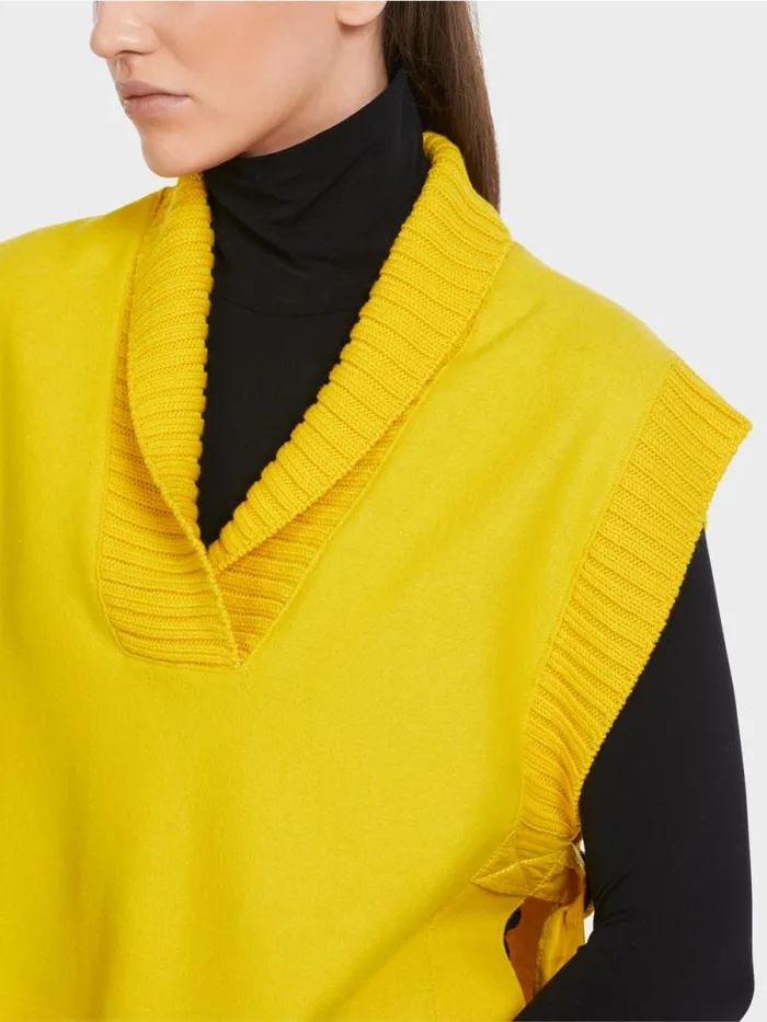 Pullover and Sweatshirts Damen Marc Cain Tank Top Knitted In Germany Corn