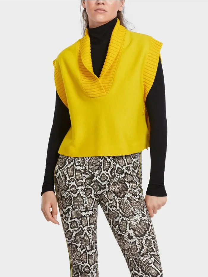 Pullover and Sweatshirts Damen Marc Cain Tank Top Knitted In Germany Corn