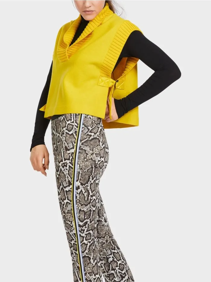 Pullover and Sweatshirts Damen Marc Cain Tank Top Knitted In Germany Corn