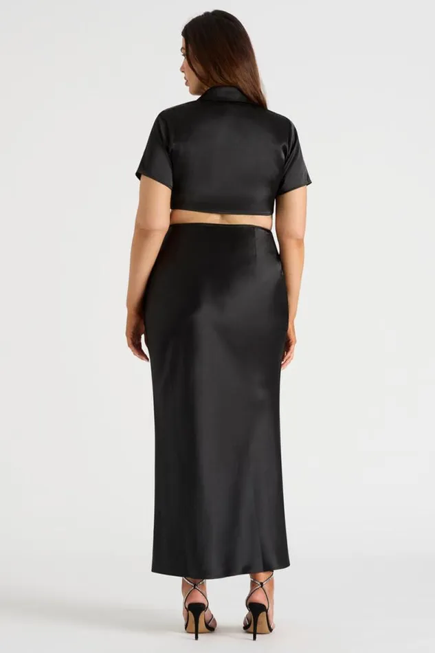 Runaway The Label Crops Shop THE SATIN SHIRT 8211 BLACK Runaway The Label Crops Shop THE SATIN SHIRT 8211 BLACK