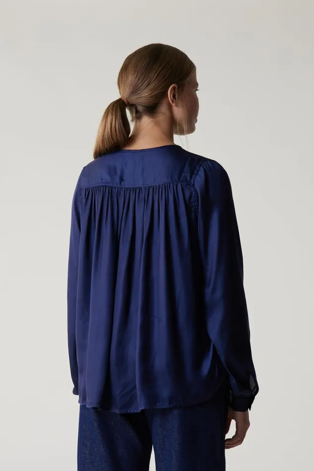 Shirts and Blouses Women Leon and Harper Cake Plain Blouse Black Iris