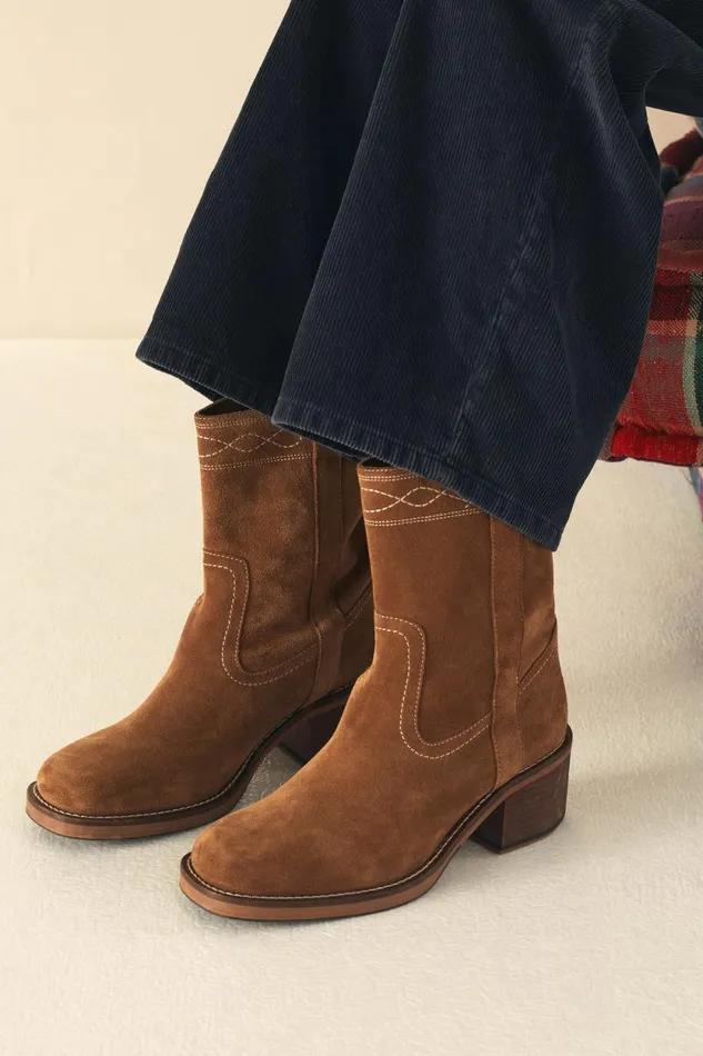 Shoes Women Leon and Harper Charls Suede Boots Camel