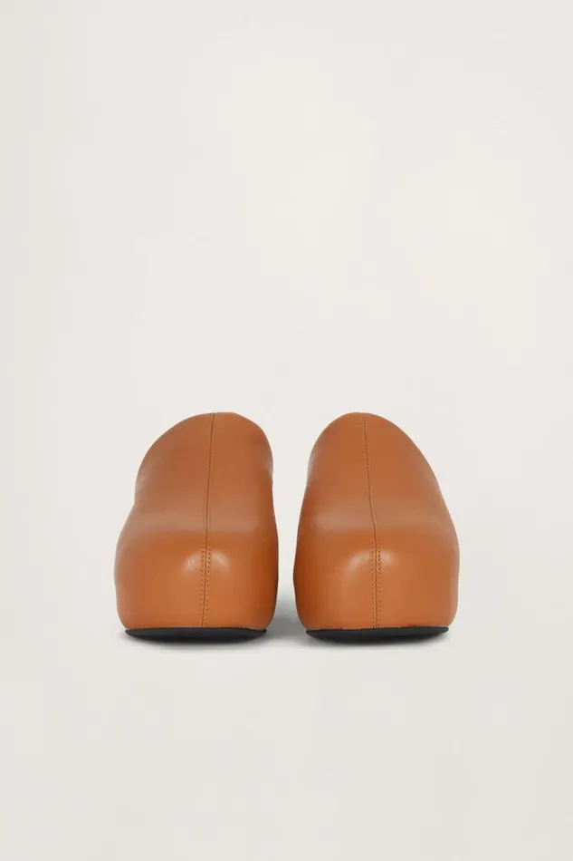 Shop Simon Miller BUBBLE CLOGS Bubble Clog Caramel