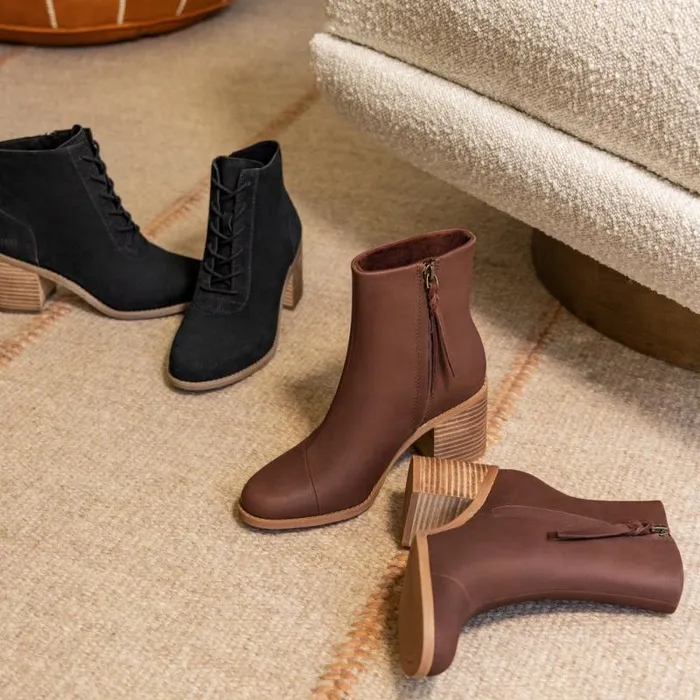 Toms Boots and Booties Evelyn Heeled Boot Leather Chestnut 8211 Women