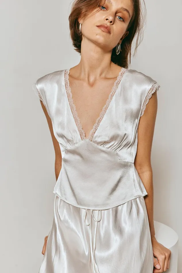 VRG GRL Vintage Lover Tie Back Top White Women Short Sleeve