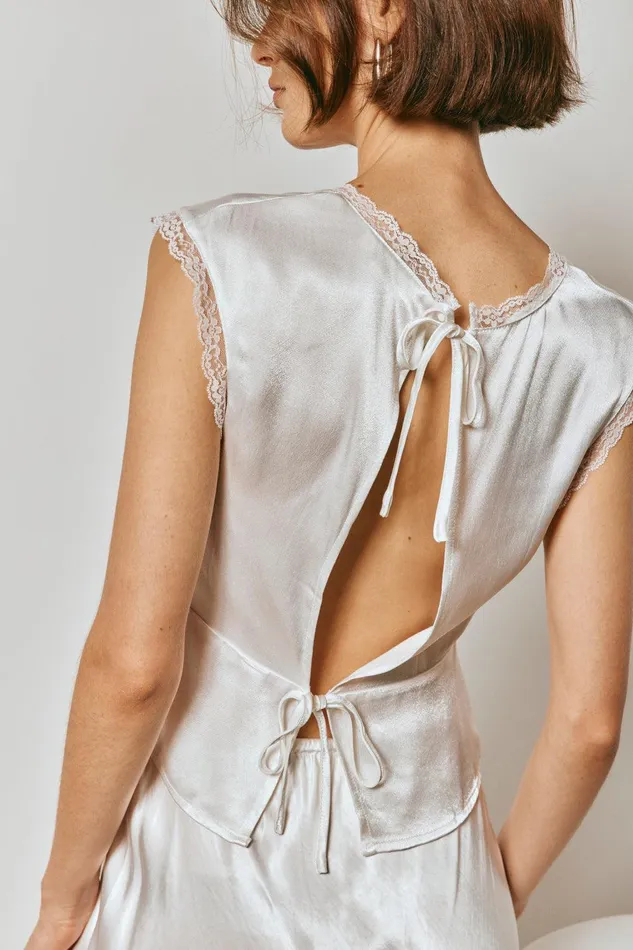 VRG GRL Vintage Lover Tie Back Top White Women Short Sleeve VRG GRL Vintage Lover Tie Back Top White Women Short Sleeve