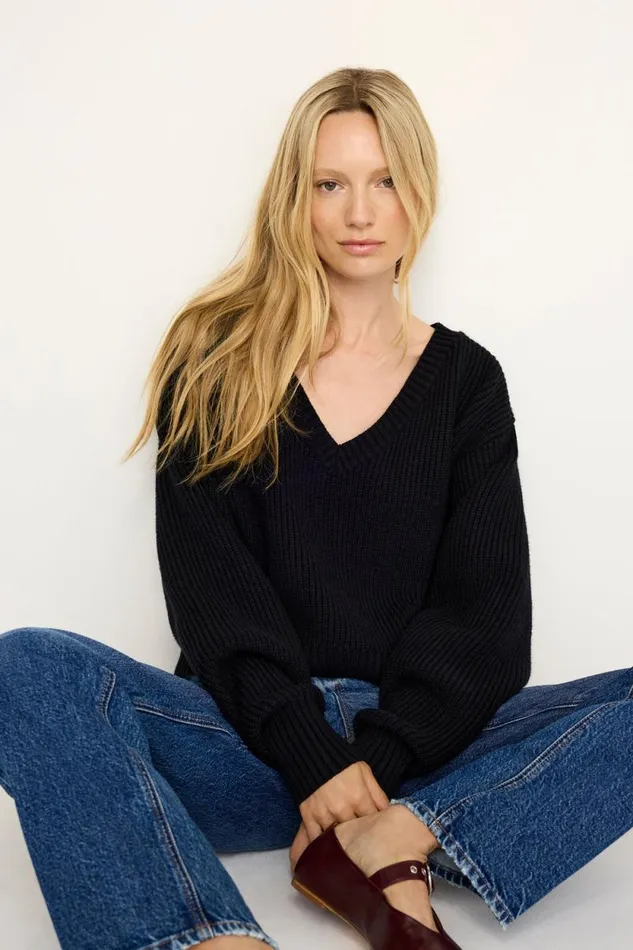 Women GOOD AMERICAN Sweaters COZY DEEP VSWEATER Black001