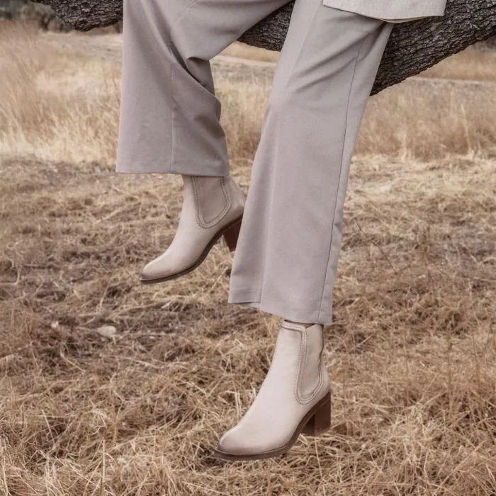 Women Moda In Pelle Chelsea Boots Omally Cream Leather