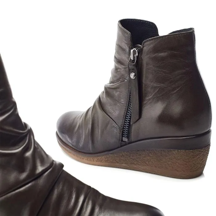 Women Moda In Pelle Heeled And Wedge Boots Olgar Khaki Leather
