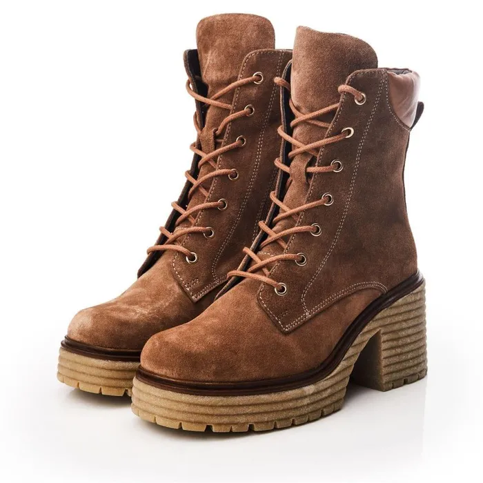 Women Moda In Pelle Heeled And Wedge Boots Shoon Sh Arenal Tan Suede
