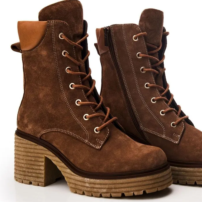 Women Moda In Pelle Heeled And Wedge Boots Shoon Sh Arenal Tan Suede