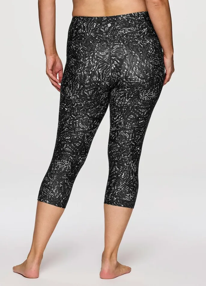 Women Plus Scratch That Super Soft Capri Black RBX Active Leggings