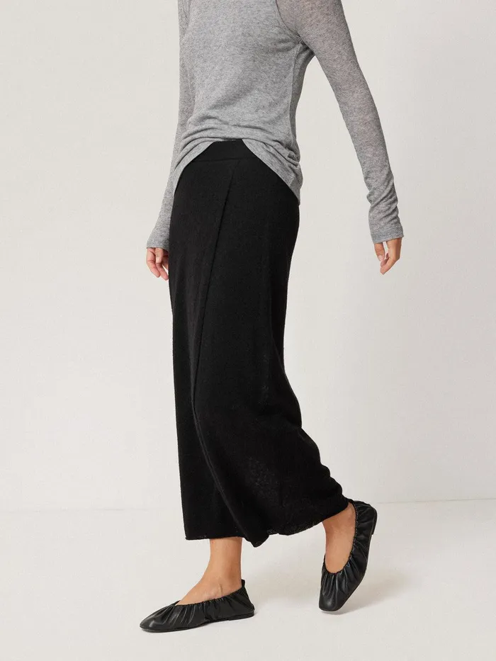 Women Soft Gauzy Knit Skirt Black Jigsaw Knitwear and Cashmere