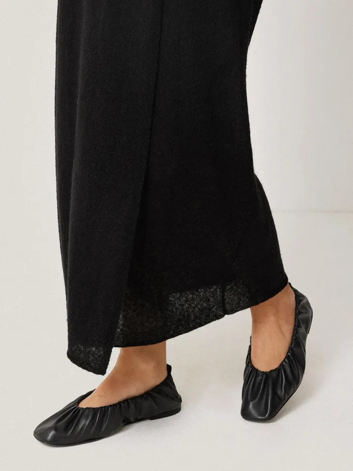 Women Soft Gauzy Knit Skirt Black Jigsaw Knitwear and Cashmere