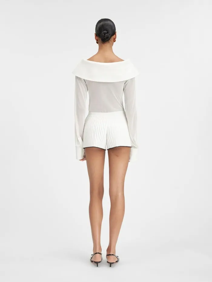 Women Trousers and Shorts JACQUEMUS The Pleated Knit Shorts White Women Trousers and Shorts JACQUEMUS The Pleated Knit Shorts White